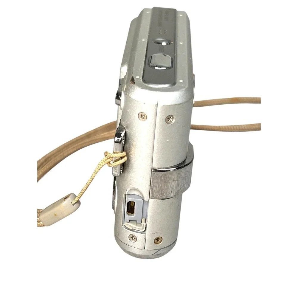 Samsung Digimax L60 6MP Digital Camera 3x Zoom Battery‎ Included Parts Only